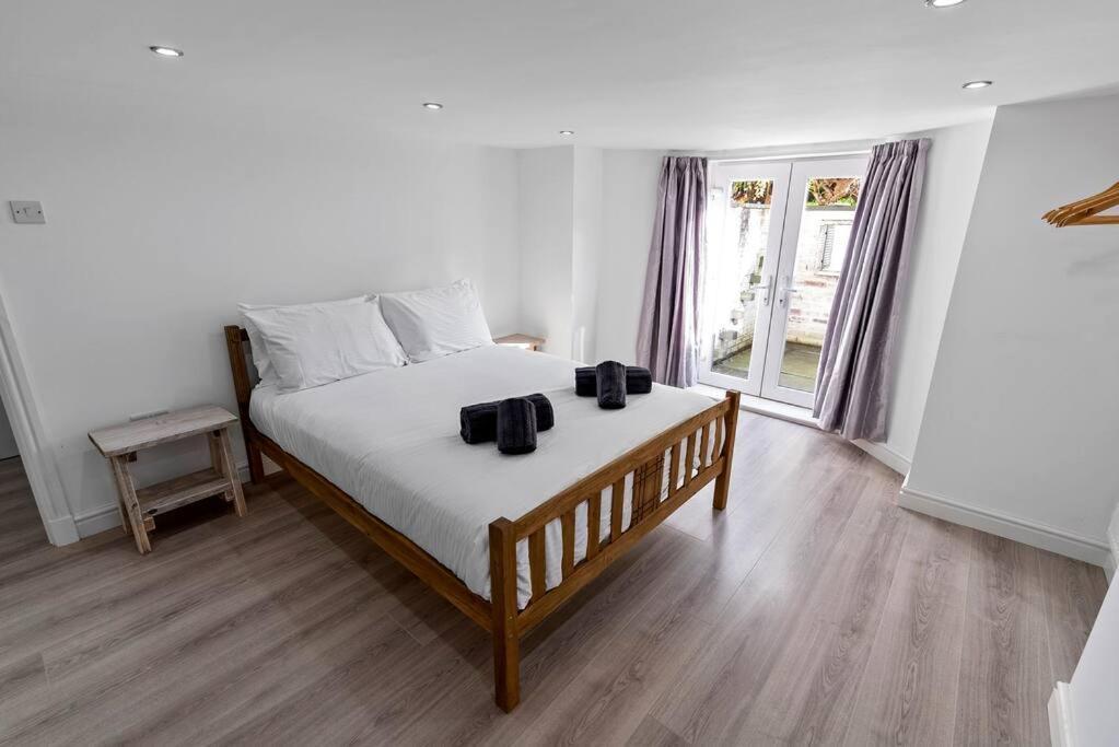 Newly Refurbed, Central Apartment With Free Parking And Hot Tub Lytham St Annes Exterior foto