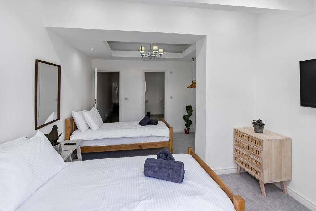 Newly Refurbed, Central Apartment With Free Parking And Hot Tub Lytham St Annes Exterior foto